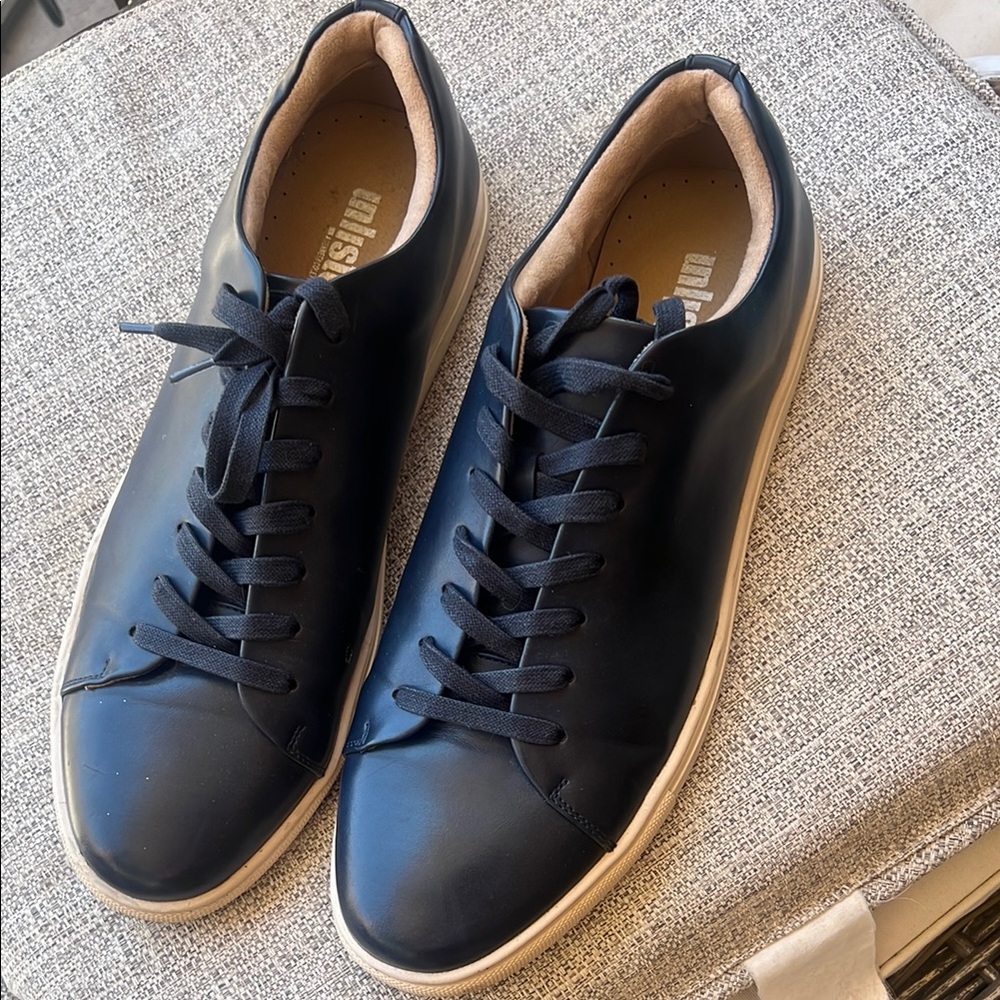 Last Chance $12 Kenneth Cole Navy Leather Men's Sneakers size 11M. EUC